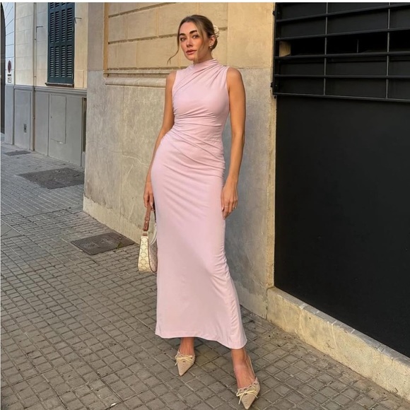 Zara Pink Midi Dress - Picture 2 of 9